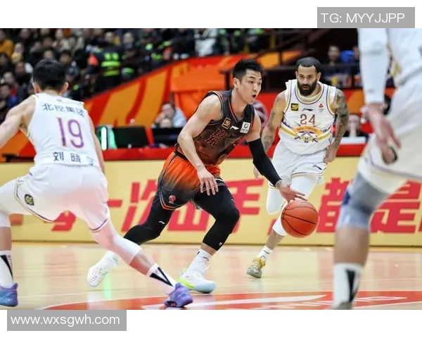 2020年CBA山东队对阵广州队精彩赛事回顾与分析