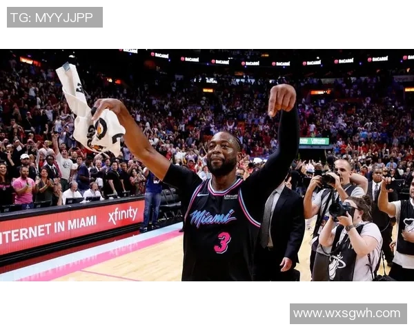 热火勇士对决新浪体育全程直播精彩瞬间回顾与分析